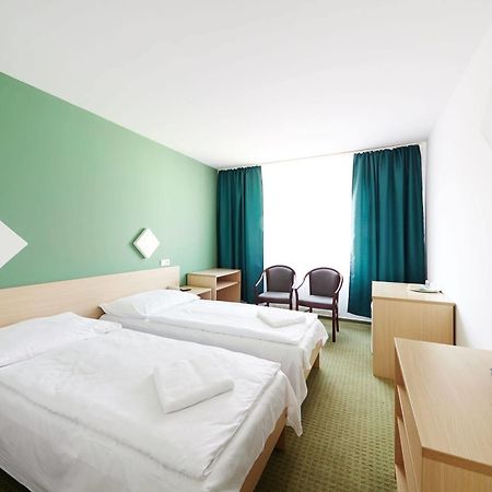 Hotel Mars Прага Екстер'єр фото
