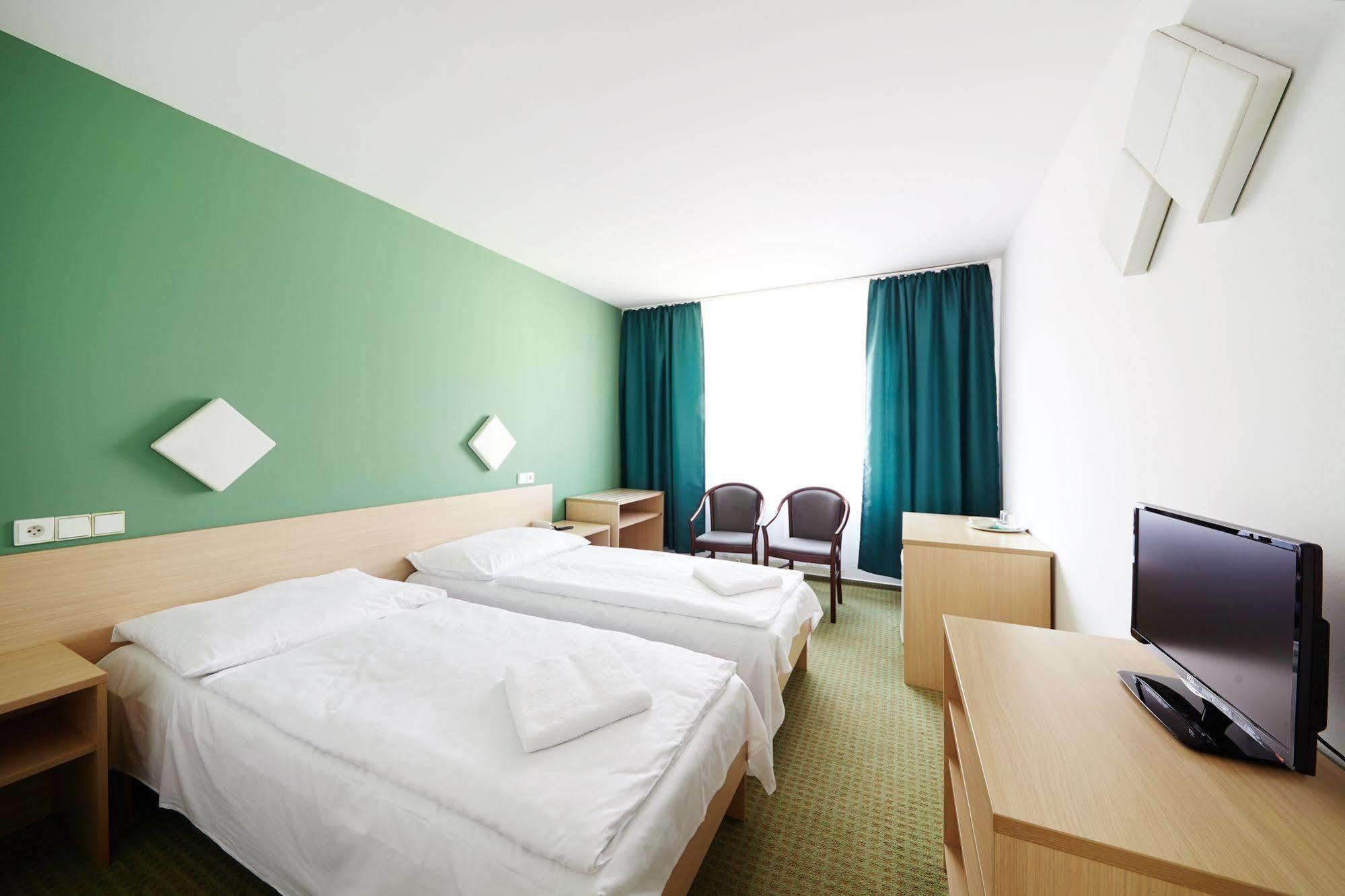 Hotel Mars Прага Екстер'єр фото